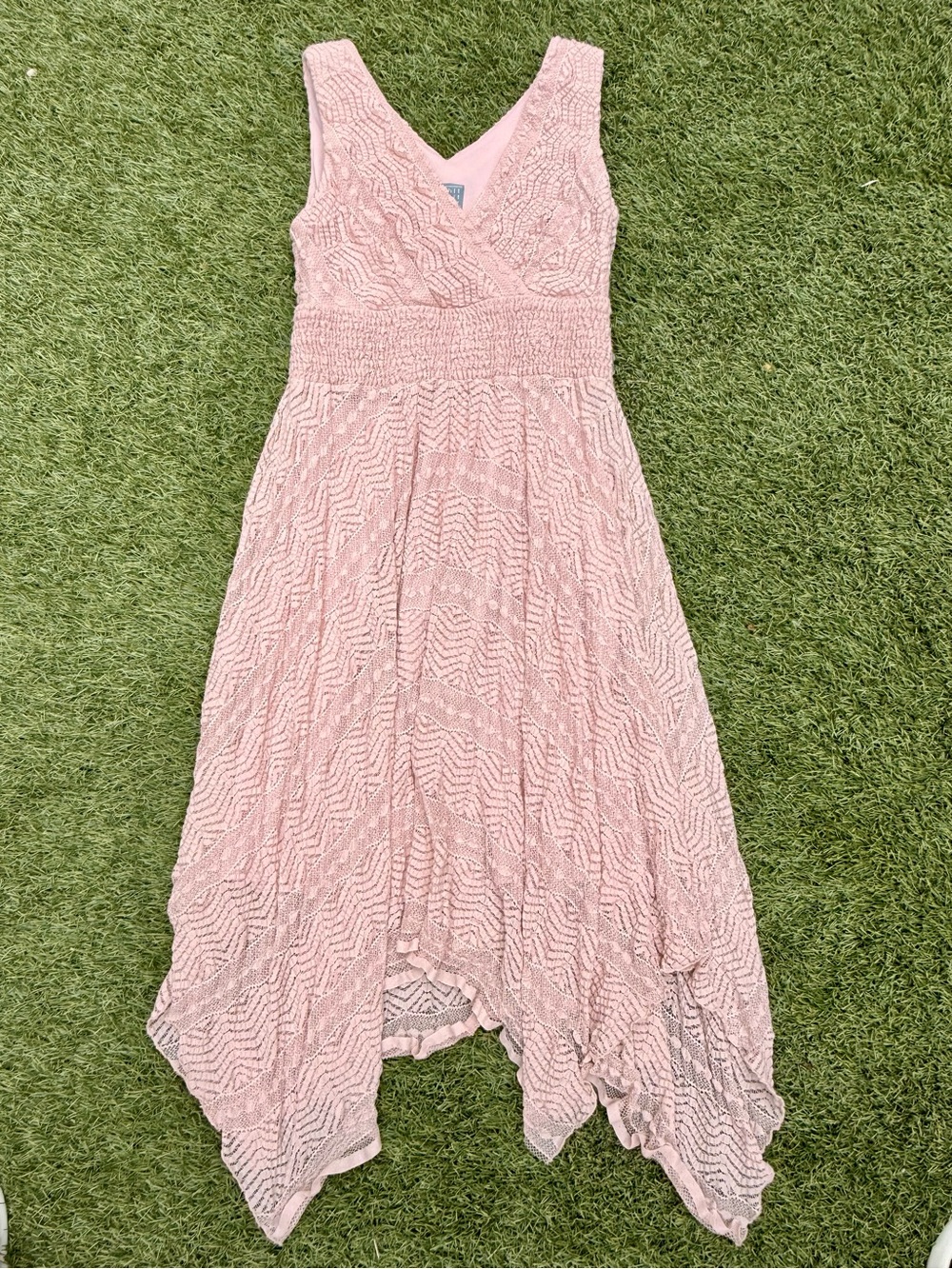 This dress IS romance. Rabbit Rabbit Rabbit Blush Pink Lace Midi Dress. - Picture 2 of 3